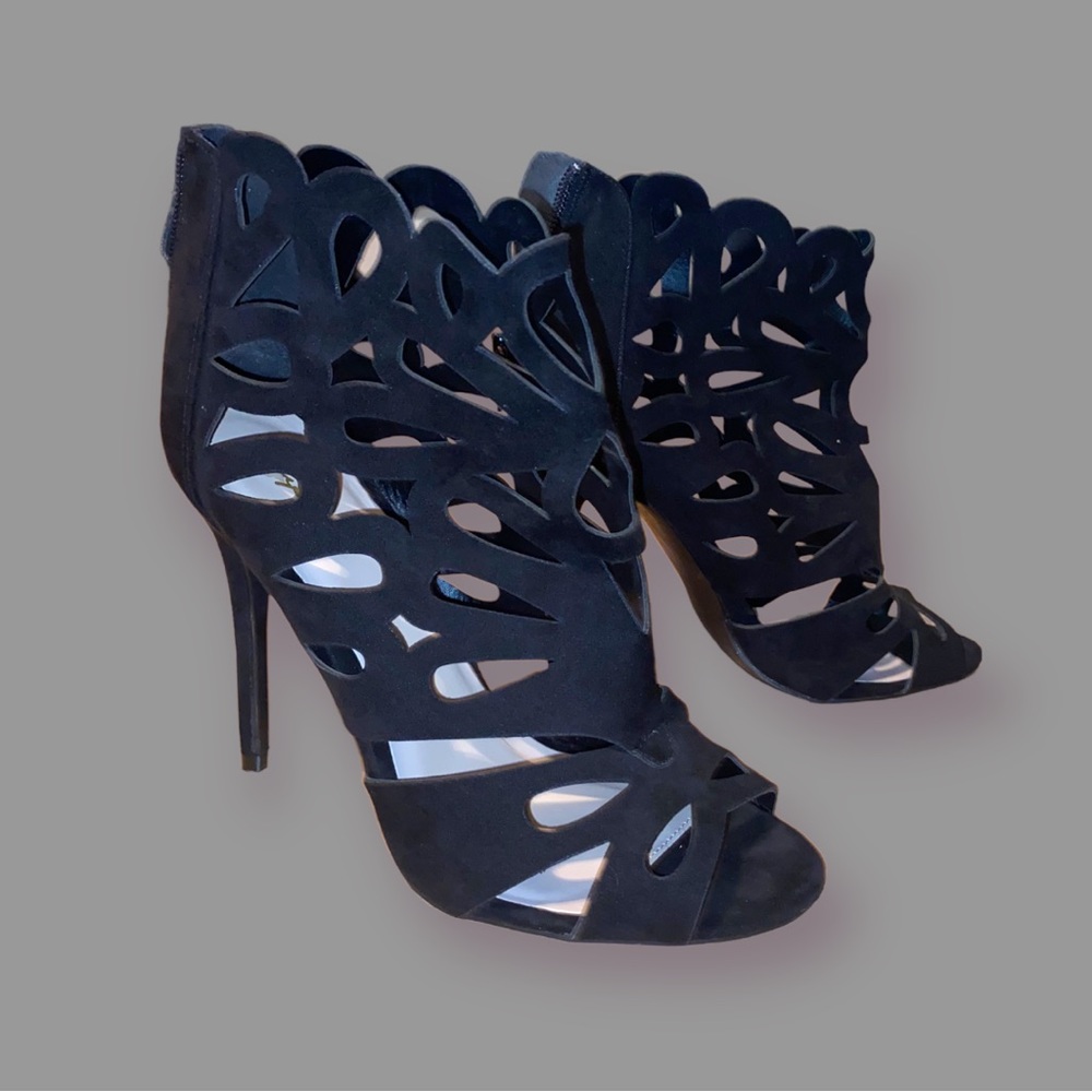 Black hardly wore heels